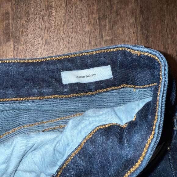 FRAME Le One Skinny Jeans - Picture 4 of 7